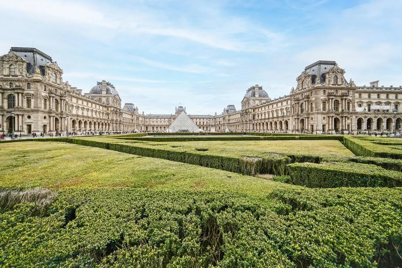 Happy - Louvre Rooftop Terrasse 파리